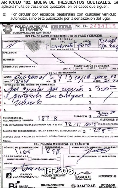 Multa impuesta a conductor. Foto La Hora: Amílcar Montejo.