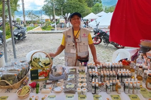 Comunidad se prepara para el Festival del Níspero en la Aldea San Juan del Obispo, Antigua Guatemala 2025 Foto: Carlos Vicente