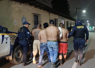 Detienen a cuatro hombres acusados de intentar secuestrar a una niña de 13 años en Panzós Foto: PNC
