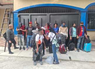 Localizan a 12 extranjeros que eran trasladados en un bus durante operativo en Colomba, Costa Cuca Foto: PNC