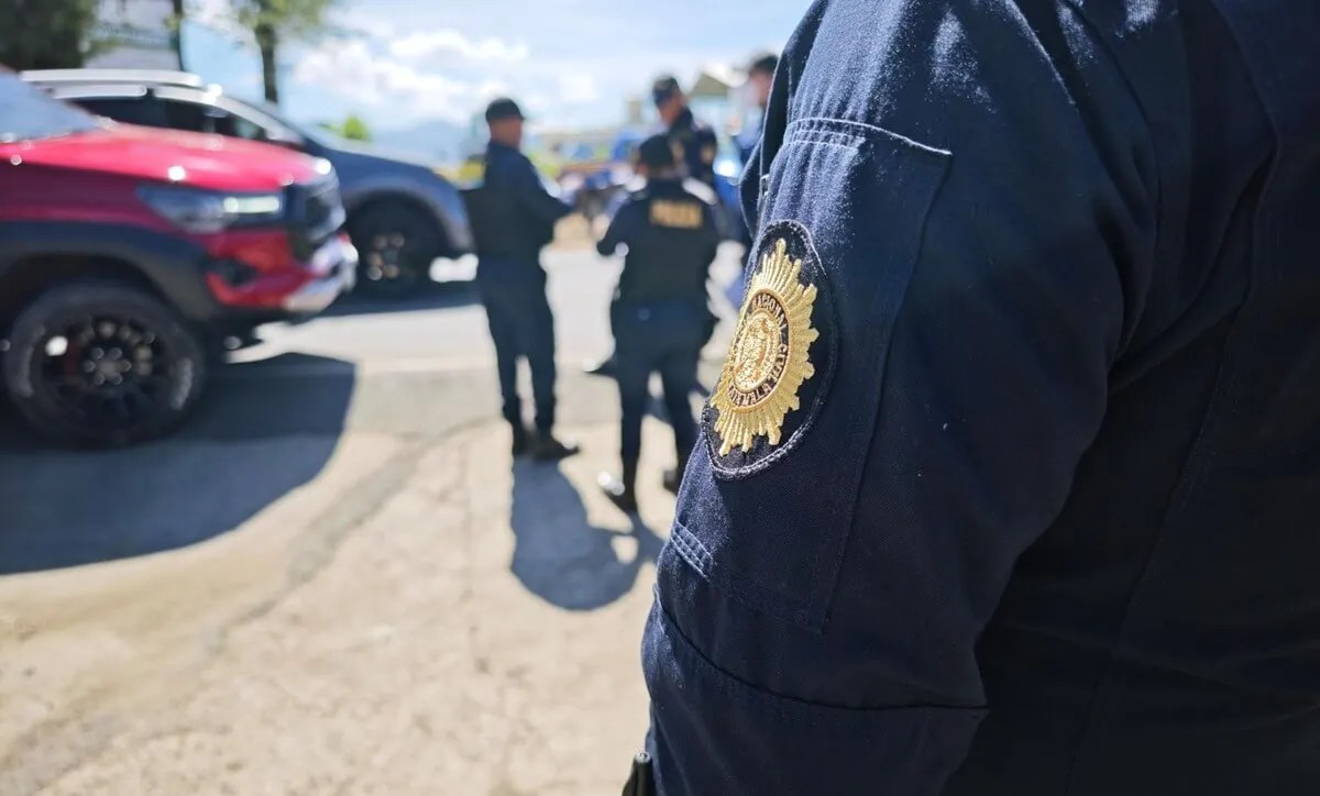 Mingob confirma liberación de agentes de la PNC retenidos durante inspección en finca de Petén