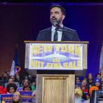 El candidato demócrata a la Alcaldía de Nueva York, Zohran Mamdani, continúa liderando las encuestas para las elecciones que se celebrarán este martes en la ciudad tras cinco meses de intensa e inusual campaña. Foto La Hora: EFE