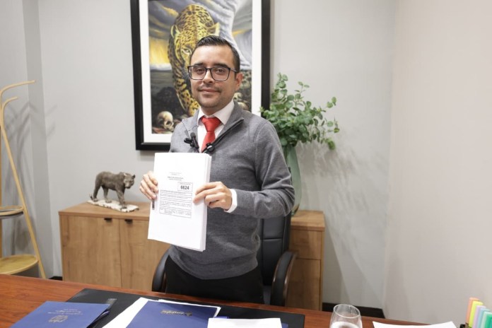 El diputado de Vamos, Jorge Mario Cabrera, emitió otros dictámenes desfavorables a iniciativas de ley. Foto: Congreso de la República