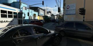Reportan semáforos sin energía eléctrica por accidente de tránsito en zona 2.