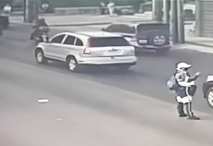 El tránsito vehicular se ve afectado en la Calzada Roosevelt tras ataque armado.