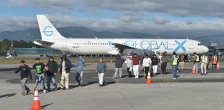 Ultimo vuelo del 2025 con migrantes retornados desde EE. UU: marcado por el regreso de Trump y políticas antiinmigrante.