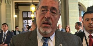 Arévalo llama a transportistas a tomar conciencia de reglamentos tras accidente bus en Nahualá.