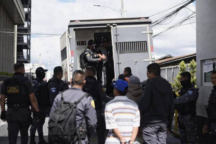 El Juzgado Noveno Penal aplazó la audiencia contra 34 reos amotinados en 