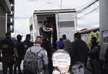 El Juzgado Noveno Penal aplazó la audiencia contra 34 reos amotinados en "Las Gaviotas" por falta de espacio para realizar la audiencia. Foto La Hora: Daniel Ramírez