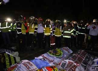 El Cuerpo Voluntario de Bomberos (CVB) identificó a ocho de los quince fallecidos en el accidente de tránsito de Nahualá. Foto La Hora: CVB