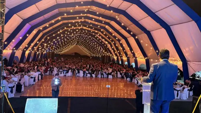 Funcionarios del Ministerio Público y el exrector de la Universidad de San Carlos, Estuardo Gálvez, realizaron un convivio. Foto La Hora: Avanza Funcionarios del Ministerio Público y el exrector de la Universidad de San Carlos, Estuardo Gálvez, realizaron un convivio. Foto La Hora: Avanza