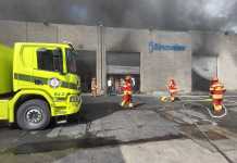 Incendio estructural afecta fábrica de velas aromáticas en la calzada Aguilar Batres.