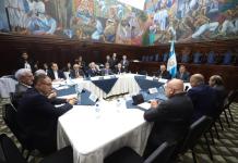 Alianza por las Reformas llamó a las universidades privadas a elegir perfiles honorables para la Postuladora del TSE. En la fotografía: El foro de rectores en una reunión en junio de 2024. Foto La Hora: Congreso