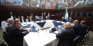 Alianza por las Reformas llamó a las universidades privadas a elegir perfiles honorables para la Postuladora del TSE. En la fotografía: El foro de rectores en una reunión en junio de 2024. Foto La Hora: Congreso