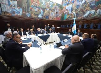 Alianza por las Reformas llamó a las universidades privadas a elegir perfiles honorables para la Postuladora del TSE. En la fotografía: El foro de rectores en una reunión en junio de 2024. Foto La Hora: Congreso