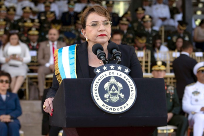 Castro clama Xiomara Castro