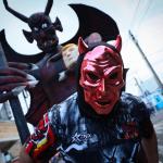 El presidente estadounidense, Donald Trump, se convirtió en la figura de la tradicional quema del diablo en la zona 5. Foto La Hora: Daniel Ramírez