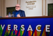 EFE: Grupo Prada completa la compra de Versace por 1.375 millones de dólares Versace