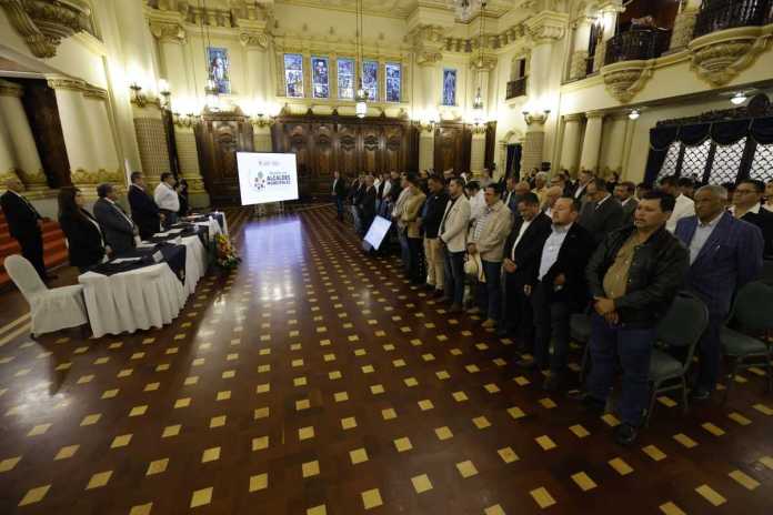 Gobierno busca reformas para ley de Codedes, mientras propone revisión de proyectos a municipalidades.