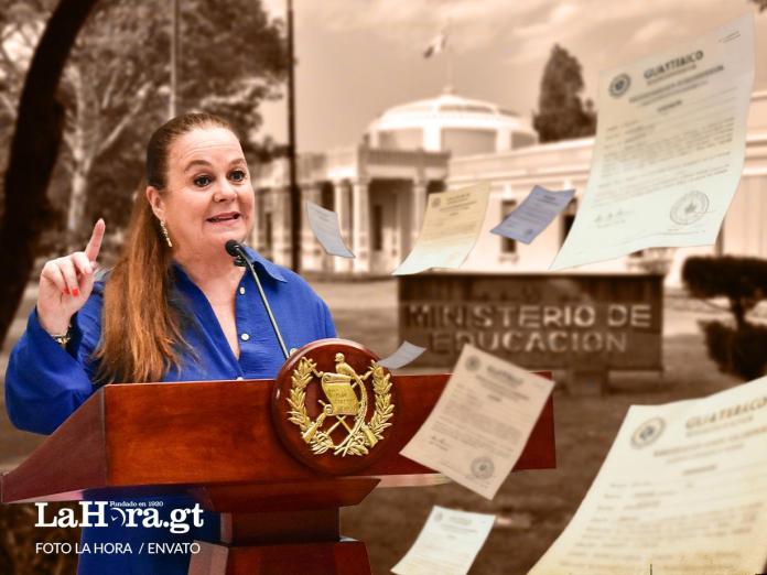 En dos años gobierno de Arévalo registran más de 29 mil contrataciones de maestros.