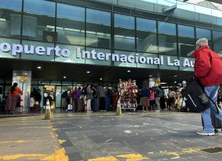 Internautas y usuarios piden mejoras en el aeropuerto La Aurora. Foto La Hora: José Orozco.