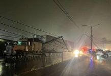 Mantienen cierre parcial en CAES por instalación de postes nuevos tras accidente registrado Accidente de tránsito registrado en el kilómetro 15.5 de CAES. Foto La Hora: Sebastián Siero