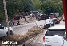 Accidente en ruta al Atlántico, tráiler embiste varios vehículos en Agua Caliente Accidente sobre ruta al Atlántico. Foto La Hora: @viniciogutierr3