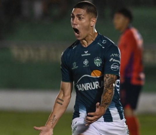 El argentino Francisco Apaolaza fue uno de los anotadores en la victoria de Antigua frente a Municipal.