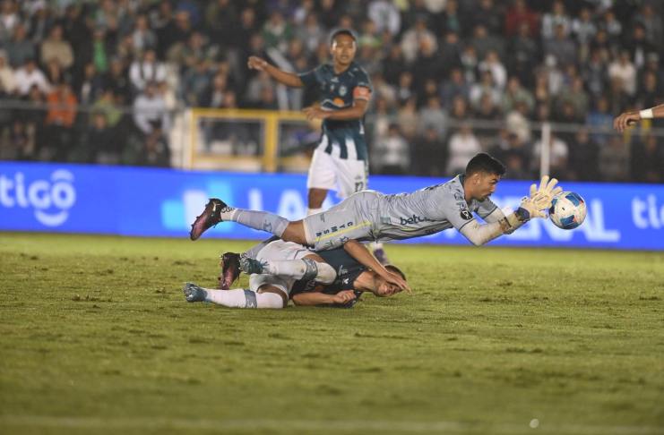 Antigua toma ventaja en la final y vence 2-0 a Municipal. Foto La Hora: Antigua GFC.