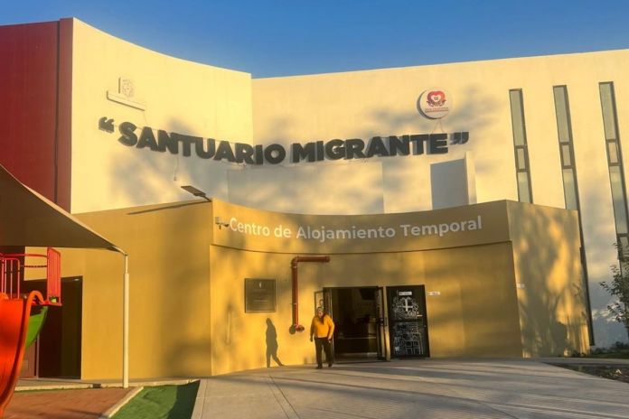Consulado brinda asistencia a connacionales migrantes. Foto La Hora: Minex.