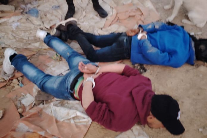 Artes LH (18) PNC captura a dos sujetos en lazona 18 capitalina. Foto La Hora: PNC.