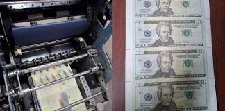 Las autoridades de EE. UU. y Colombia desmantelaron una gigantesca fábrica de falsificación de moneda en Boyacá. Foto La Hora: Embajada de Estados Unidos en Bogota.