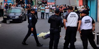 Cifras de homicidios en noviembre: Hecho armado ocurrido el 7 de ese mes en zona 11. Foto La Hora: Bomberos Voluntarios