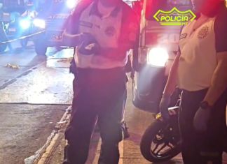 Un carril que lleva al centro de la ciudad ha sido cerrado temporalmente por el accidente en la Avenida Bolívar y 30 calle de la zona 8. Foto La Hora: captura de pantalla