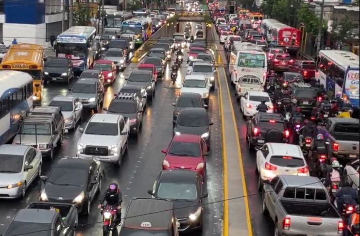 Archivo de aumento de tráfico en la zona 6 capitalina. Foto La Hora: Jose Orozco