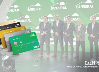 Representantes de Visa y BANRURAL durante presentación de promoción. Foto: La Hora/ José Orozco.