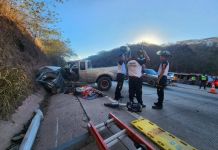 En el lugar de la colisión vehicular quedó una persona fallecida, según reportaron los Bomberos Voluntarios. Foto La Hora: BV