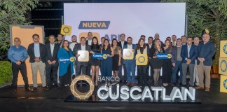 De izquierda a derecha: Rafael Barrientos, director regional de tecnología y transformación digital; Rocío Rendón, jefe de mercadeo; y Carlos Orantes, gerente comercial y de agencias. Foto: Cortesía CUSCATLAN.