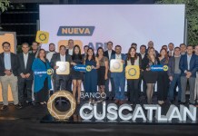 De la agencia al celular: Banco CUSCATLAN presenta su nueva App y cuenta de ahorro digital De izquierda a derecha: Rafael Barrientos, director regional de tecnología y transformación digital; Rocío Rendón, jefe de mercadeo; y Carlos Orantes, gerente comercial y de agencias. Foto: Cortesía CUSCATLAN.