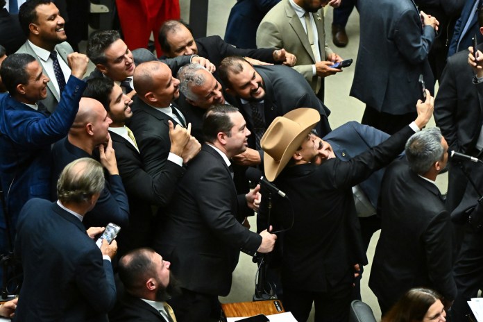 EE. UU. respalda el proyecto de ley que busca reducir la condena del expresidente Jair Bolsonaro.