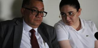 María Fernanda Bonilla junto a su abogado Saúl Zenteno, en audiencia ante los magistrados de la Sala Primera de Mayor Riesgo. Foto La Hora: Daniel Ramírez.