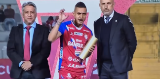 La Concacaf ordenó a Xelajú devolver el premio Fair Play por el gesto del futbolista Jorge Aparicio durante la premiación de la final de la Copa Centroamericana. Foto La Hora: captura de pantalla redes sociales