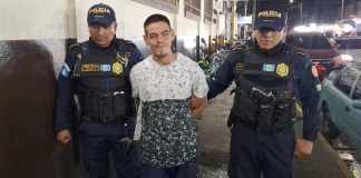 La Policía Nacional Civil reportó la captura de un hombre que trasladaba una osamenta que supuestamente usaría para ritos satánicos. Foto La Hora: PNC