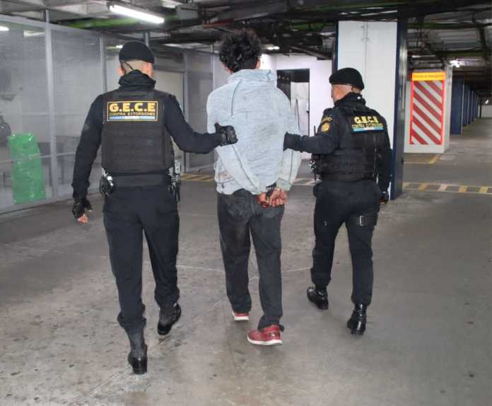 De acuerdo con estadísticas de la Policía Nacional Civil (PNC), en lo que va de este año han capturado a 1,817 supuestos extorsionistas en los distintos operativos que realizan o también seguimiento a las denuncias.