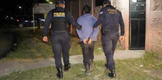 PNC captura en San Pedro Pínula, Jalapa, a un hombre de 56 años por la presunta muerte de su hijo de 31 años.