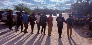 Los detenidos salieron de la capital con rumbo a Jutiapa y viajaban en la misma unidad extraurbana. Foto La Hora: PNC