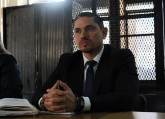 Carlos García Rubio, ex tercer viceministro de Prevención de Gobernación, ante el Tribunal Cuarto de Sentencia Penal este 10 de diciembre. Foto La Hora: Daniel Ramírez.