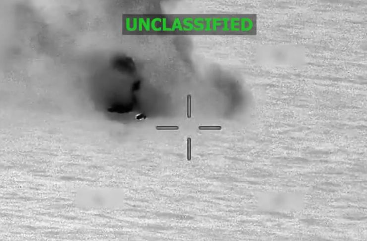 Ataque del Comando del Sur del ejército de EE.UU. que destruyó un buque vinculado a narcotráfico en aguas internacionales. Foto La Hora: Comando del Sur