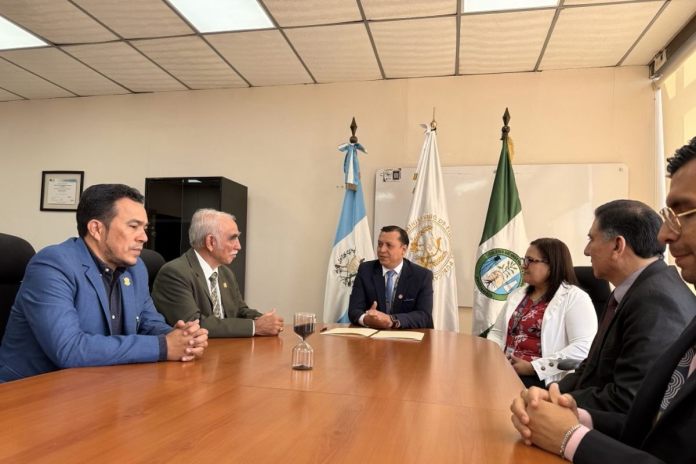 Minfin y Colegio de Ingenieros Agrónomos firman convenio para valuación de bienes inmuebles.