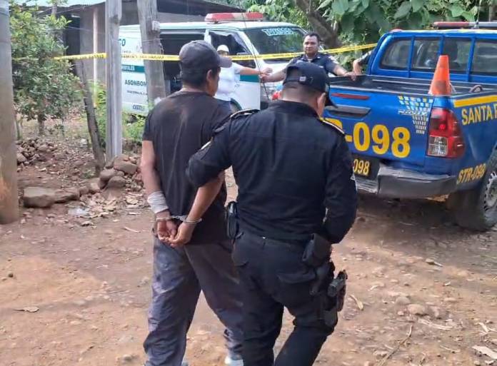 Hombre señaldo de haber asesinado a su pareja con un machete en Santa Rosa deberá enfrentar juicio. Foto La Hora: PNC